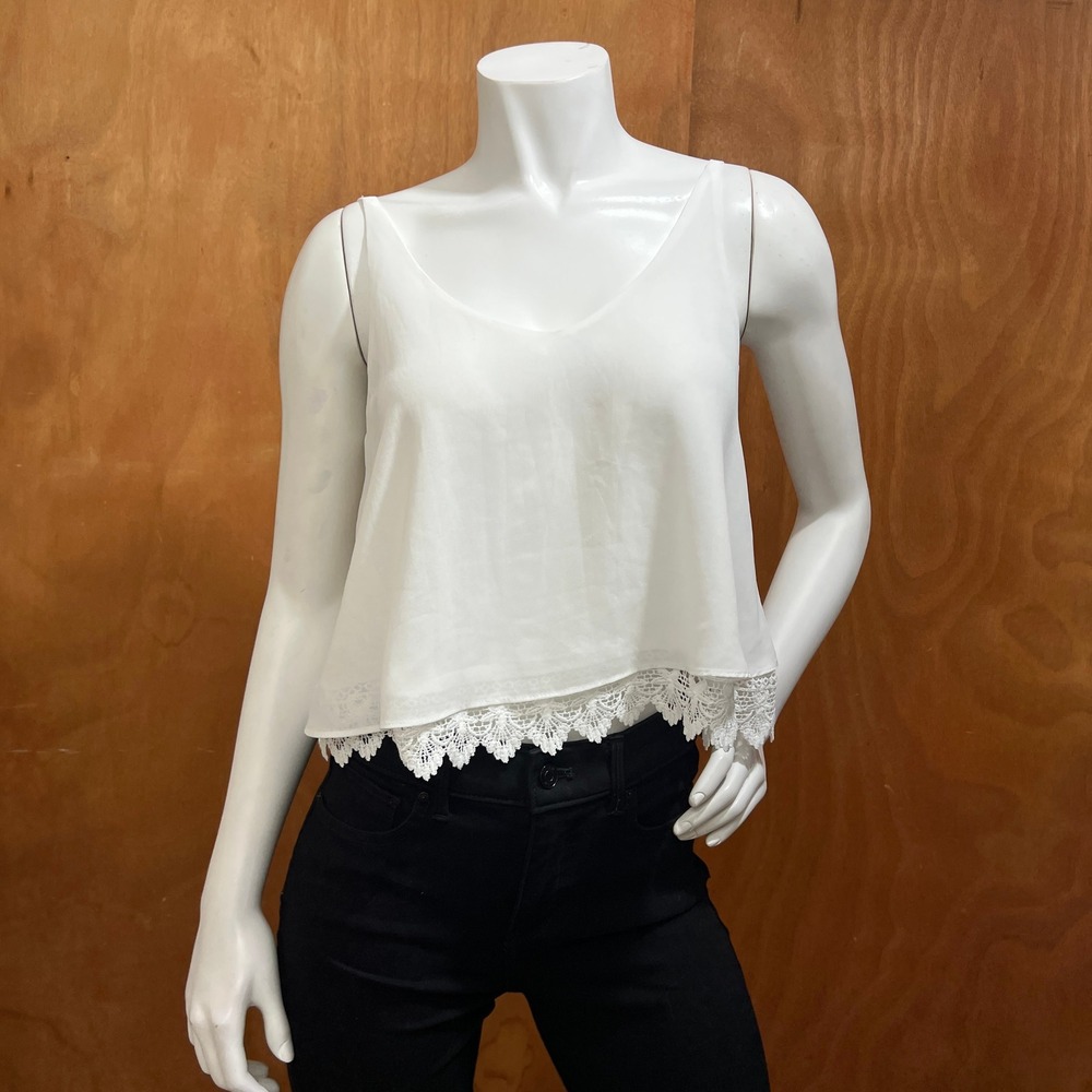 Atmosphere Womens Size 6 White Chiffon Cami Top Crochet Lace Hem Cropped Layered